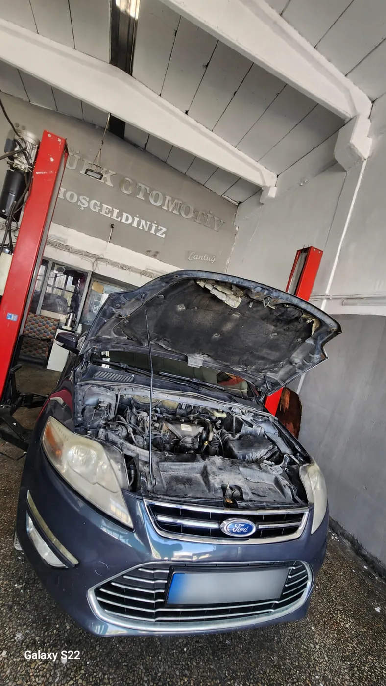 Ankara Ford servisinde mekanik kontrolü yapılan Ford araç